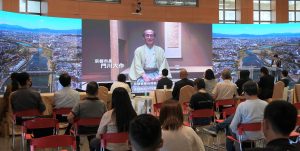 日本京都市長門川大作以預錄影片方式分享京都減廢節能成果。(圖/新北市政府提供)